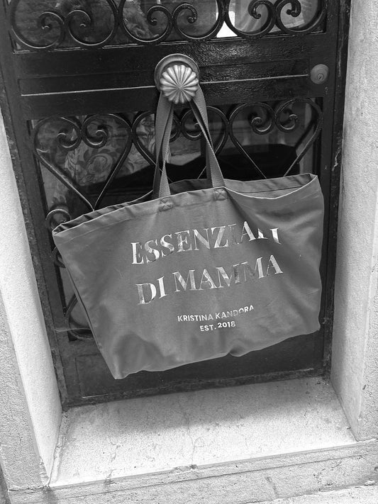 OVERSIZED TOTE BAG "ESSENZIALI DI MAMMA"