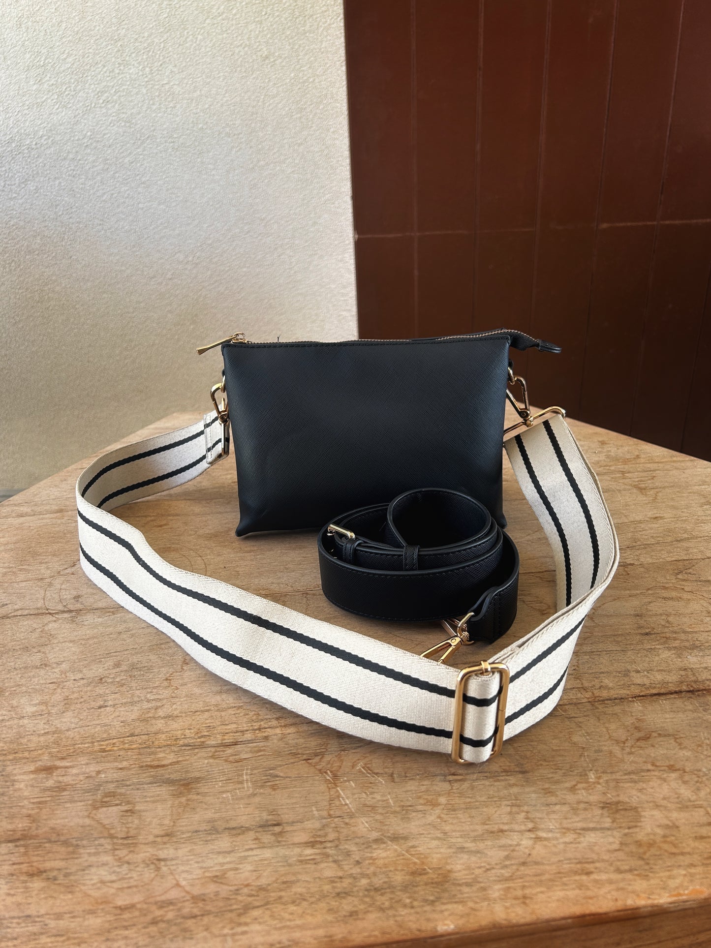 ELEGANTE CROSSBODY TASCHE IN SCHWARZ